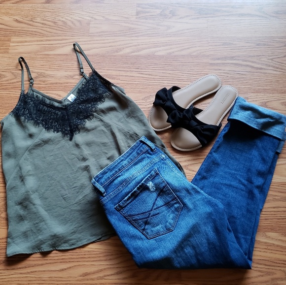No Boundaries Tops - 🖤NWOT Olive Lace Silky Top🖤